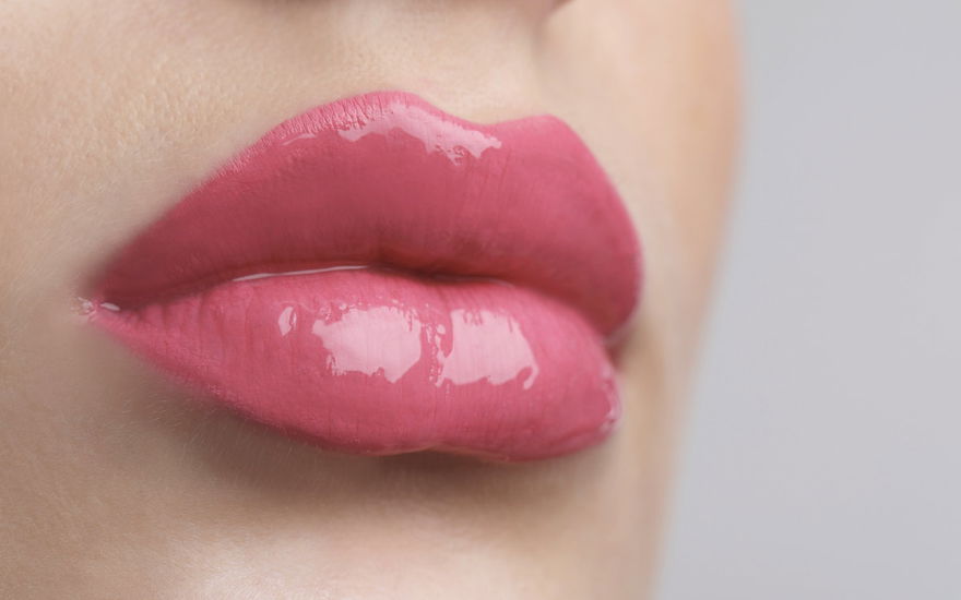 Lippen glänzend