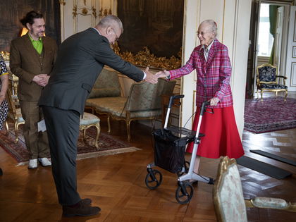 Königin Margrethe: Mit Rollator zum Termin – Sie lässt sich nicht unterkriegen
