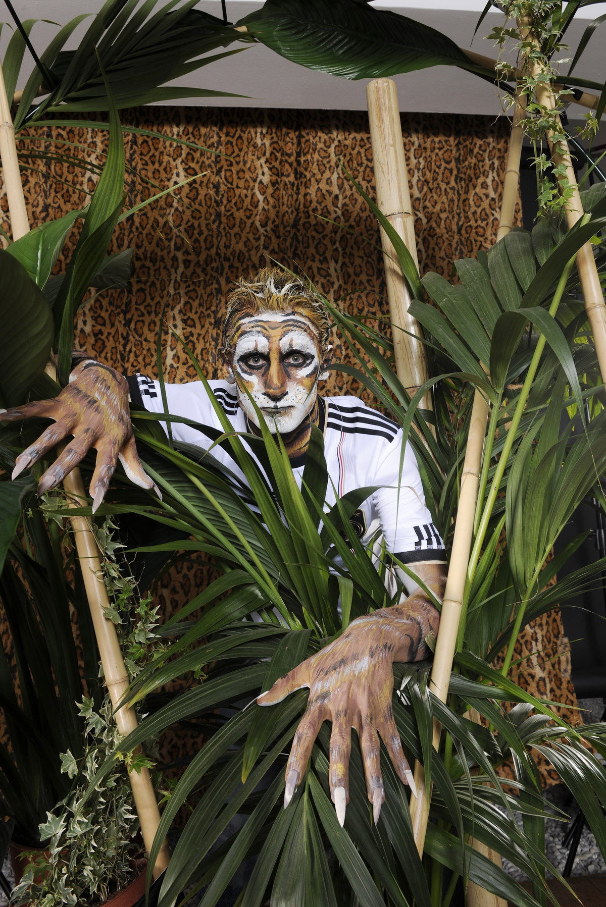 Miroslav Klose als Tiger zum DFB-Fotoshooting im Rahmen der WM 2010