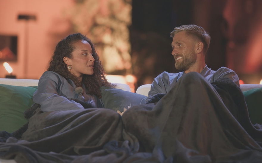 Yana beim Einzeldate mit Sebastian