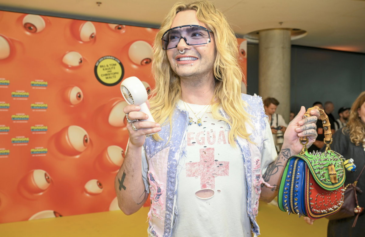 Bill Kaulitz mit Ventilator