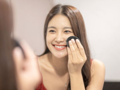 Pflege trifft Make-up: Diese "Cushion Foundation" vereint das Beste beider Welten – und kostet viel weniger als gedacht