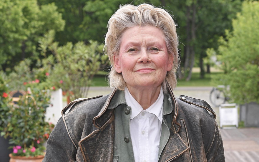 Gitte Haenning in Lederjacke