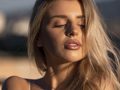 Laut Hersteller: 50 % glattere Haut! Diese neue Feuchtigkeitscreme zaubert sofort den begehrten "Glass Skin"-Glow