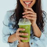 Beauty von innen: Warum grüne Smoothies & lebendige Säfte dein Glow-Geheimnis sind