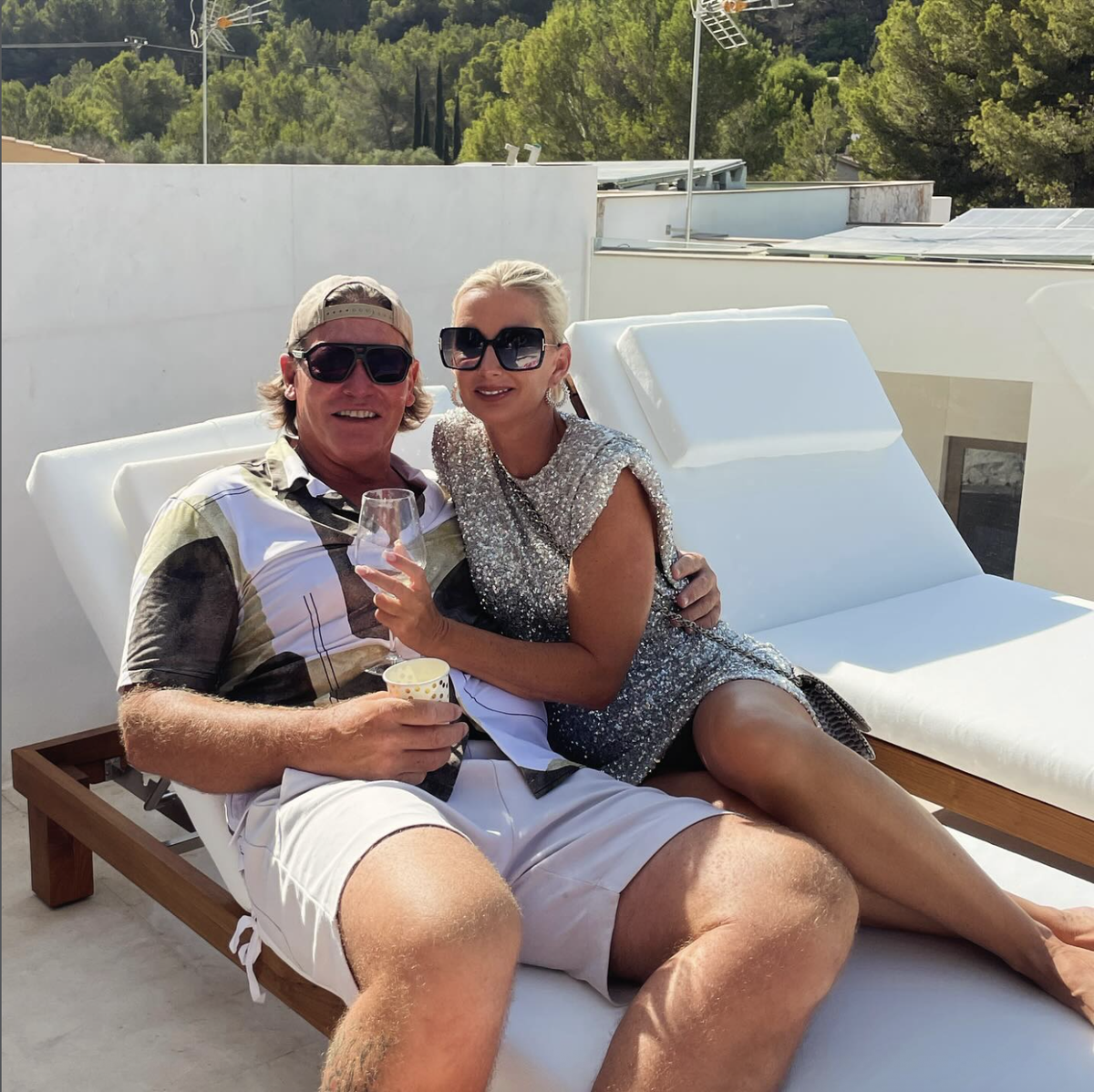 Peggy Jerofke mit Steff Jerkel auf Liegen