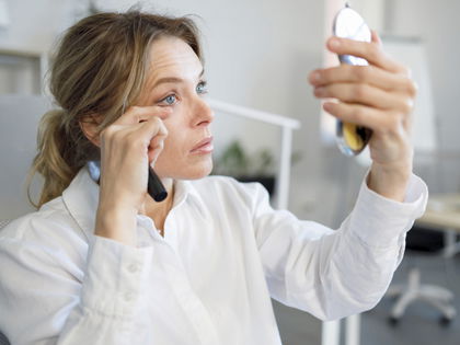 Mascara-Fehler ab 40: Darum solltest du auf schwarze Wimperntusche unten verzichten – eine Expertin erklärt den Grund