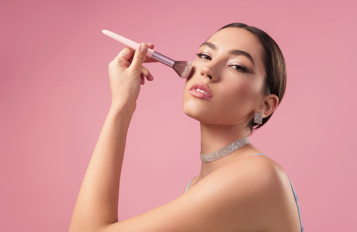 Wie ein Weichzeichner! Dieses Drogerie-Blush-Mousse glättet das Hautbild sofort