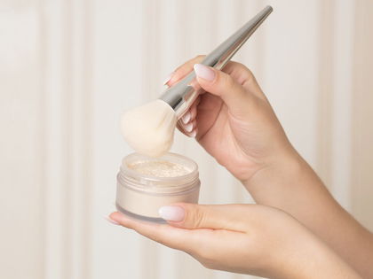 Hyaluron im Puder? Ja! Darum ist das "Magic Finish Setting Powder" von M.Asam unser neuer Beauty-Favorit