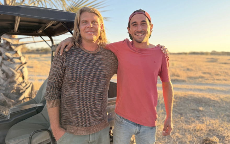 Alexander und Martin von Bauer sucht Frau International