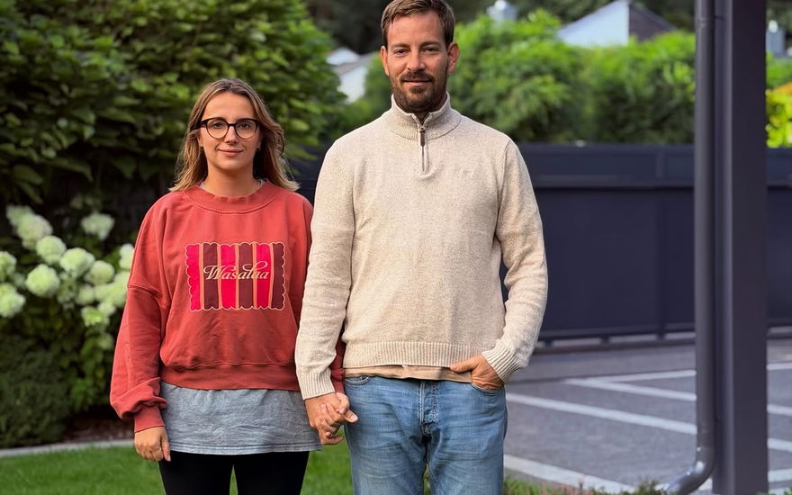 Anna Heiser mit Gerald Heiser Hand in Hand