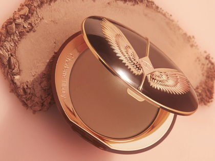 Beauty-Trend 2026: Mit optischen Lichtfüllern – Dieses Blush glättet das Hautbild