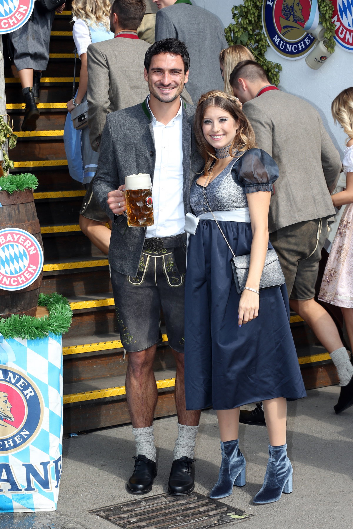 Mats Hummels und die schwangere Cathy Hummels auf dem Oktoberfest 2017