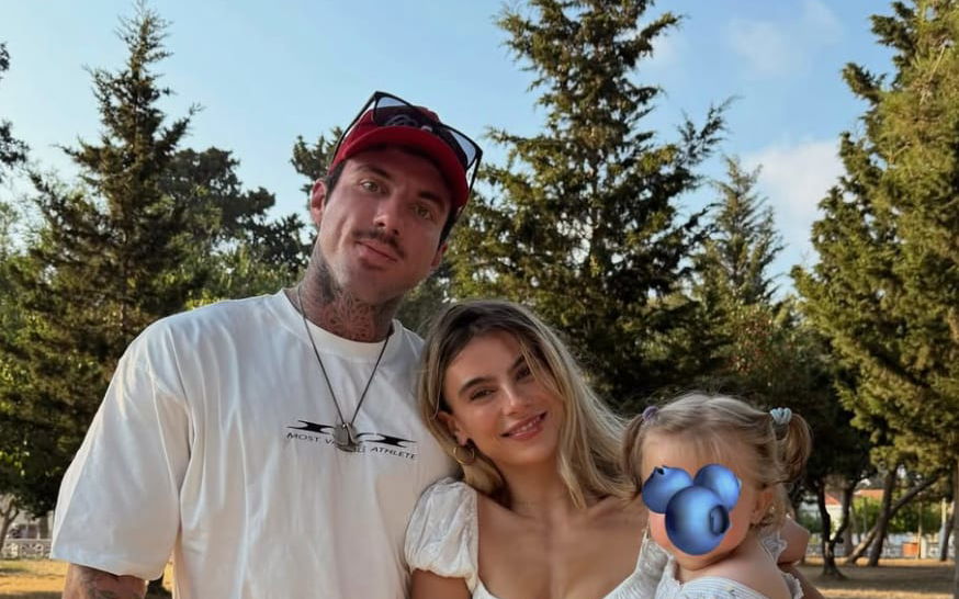 Christian Wolf und Romina Palm mit ihrer Tochter