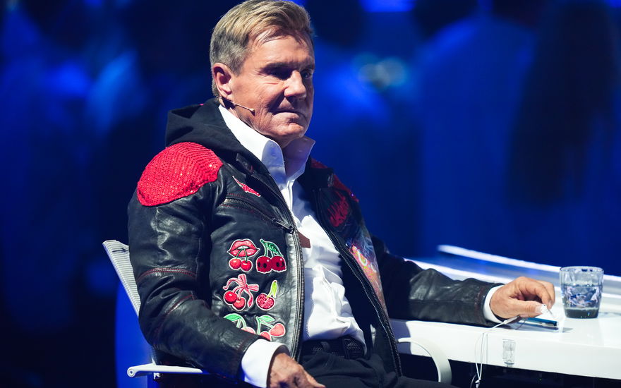 Dieter Bohlen schaut bei DSDS 2026 ernst