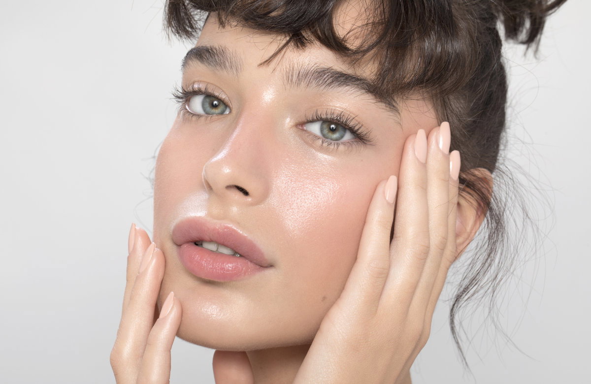 Glass-Skin-Effekt im Stiftformat: Dieser Peptid-Serum-Stick polstert die Haut auf