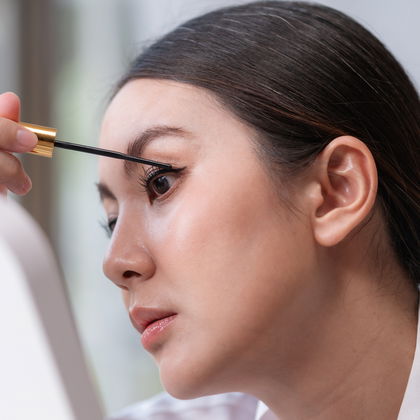 Nie wieder Studio-Termin: Diese neue Drogerie-Mascara ersetzt das Wimpern-Lifting