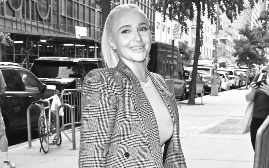 Hayden Panettiere lächelt