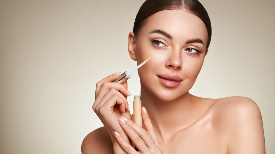 "Benefit POREfessional Concealer" im OK! Test: Dieser neue Concealer zaubert sofort porenfreie Haut ohne Fältchen