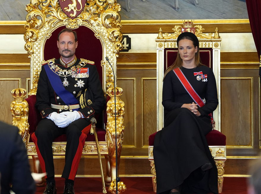 König Haakon von Norwegen mit seiner Tochter Prinzessin Ingrid-Alexandra