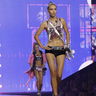 Bei "Victoria's Secret Fashion Show": Lena Mantler sorgt für Laufsteg-Überraschung