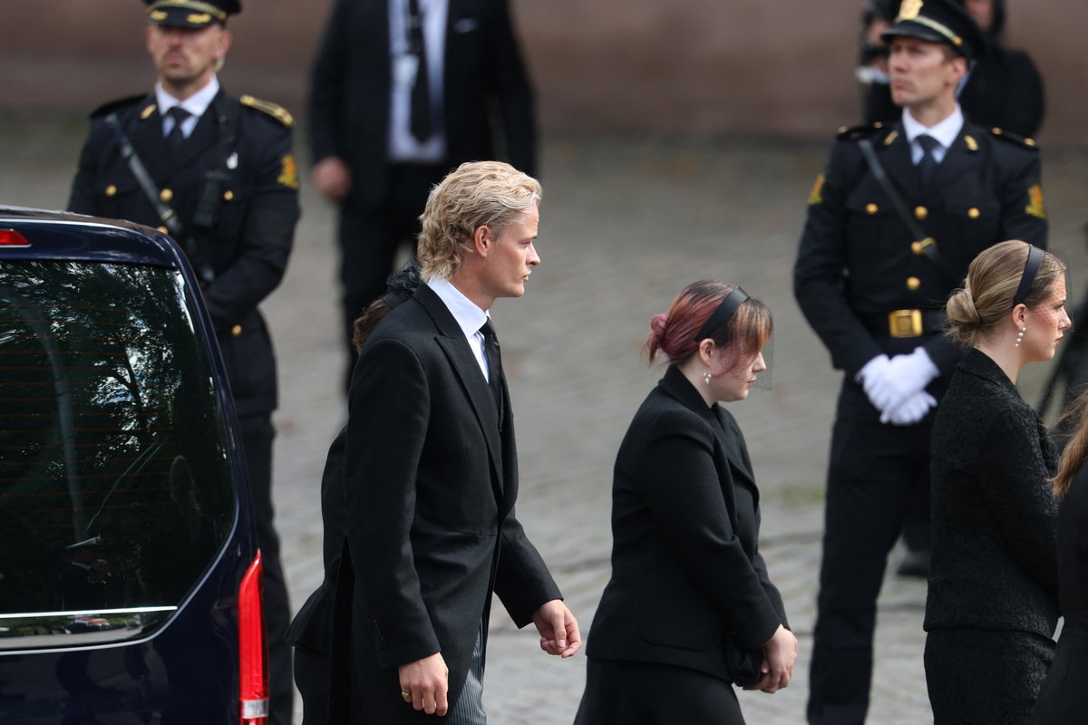 Marius Borg Høiby bei der Trauerfeier von König Harald