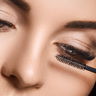 Dank pflanzlicher Peptide: Diese vegane Mascara ist so wirksam wie ein Wimpernserum 