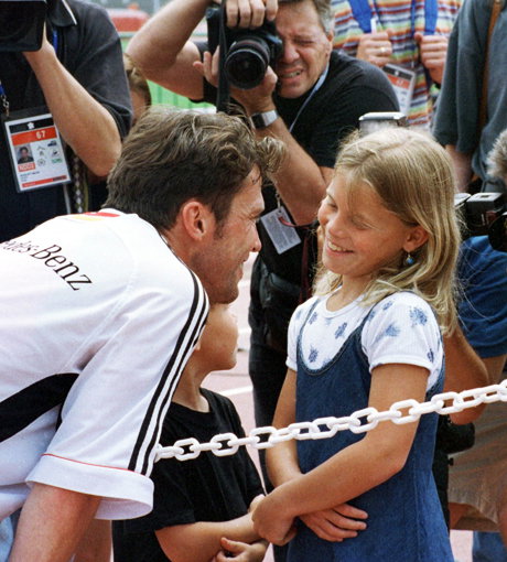 Berühmter Papa: Rekord-Nationalspieler Lothar Matthäus (damals 37) mit der kleinen Viola (damals 10)