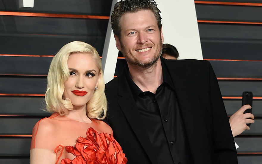 Gwen Stefani und Blake Shelton posieren zusammen