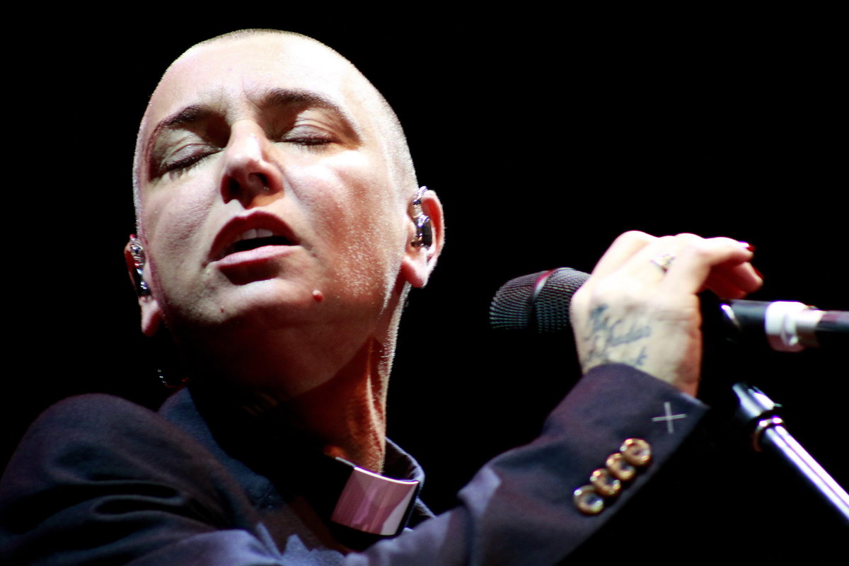 Sinéad O’Connor am Mikrofon