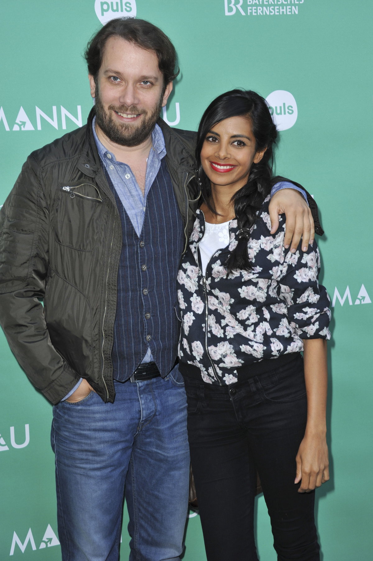 Collien Ulmen-Fernandes und Christian Ulmen posieren zusammen
