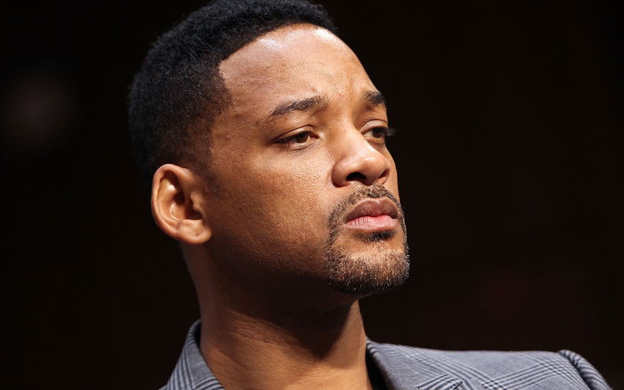 Will Smith guckt ernst