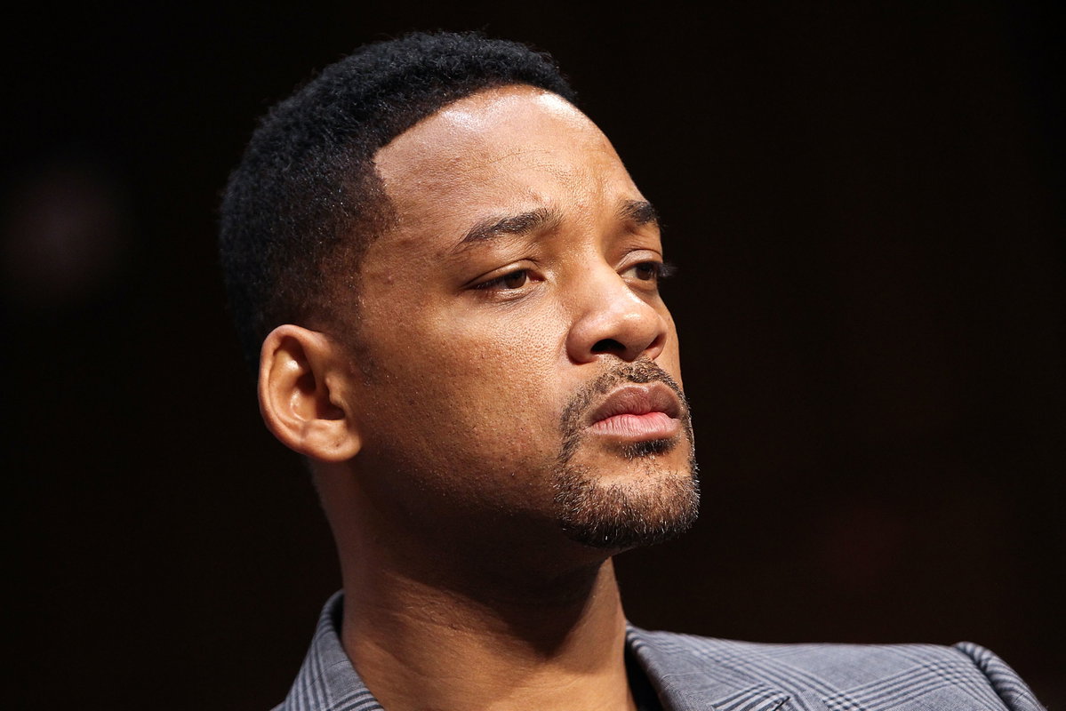 Will Smith guckt ernst