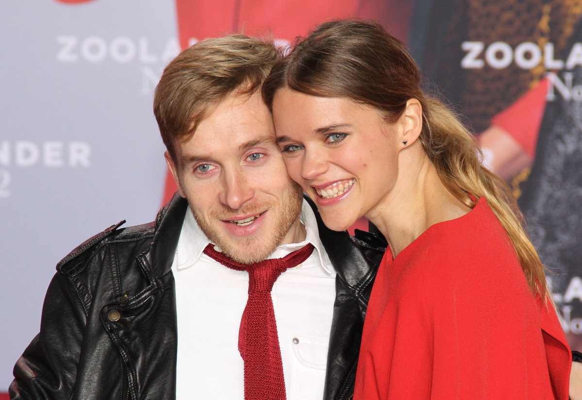 Samuel und Sarah kuscheln