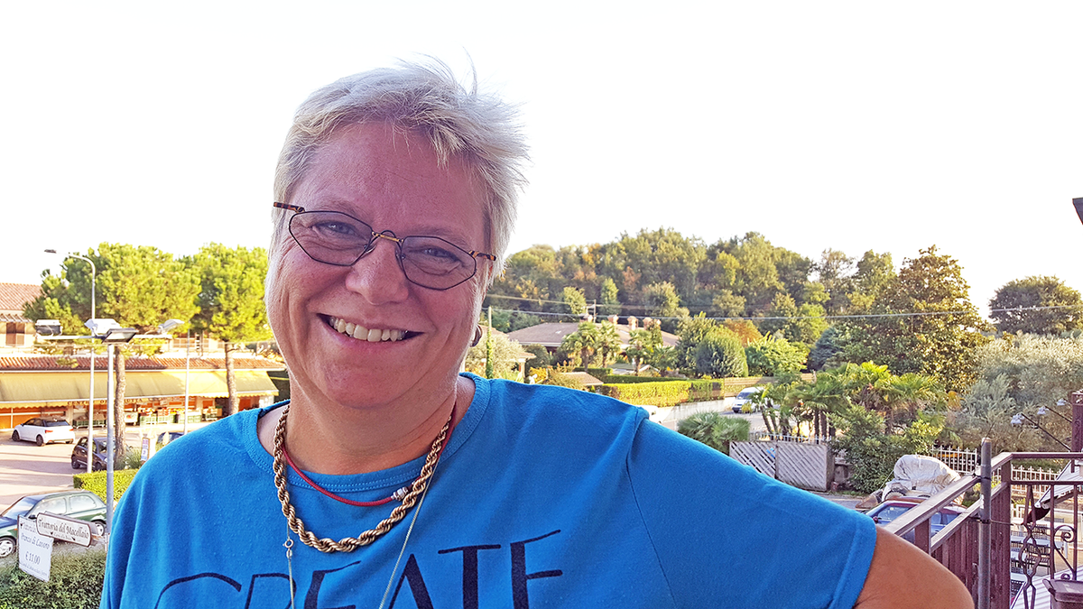 Anke Leithäuser lacht
