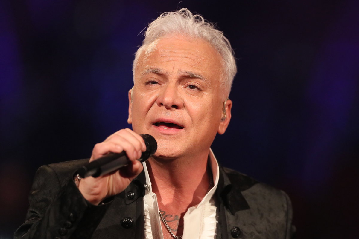 Nino de Angelo singt