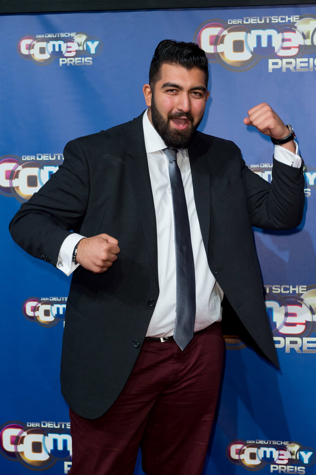 Faisal Kawusi mit geballten Fäusten