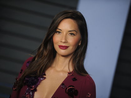 Olivia Munn: Mutterglück nach Krebsdiagnose - "Mein Herz ist explodiert"