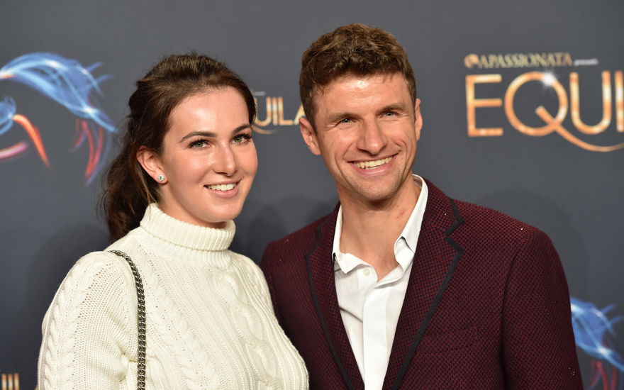 Lisa und Thomas Müller strahlen