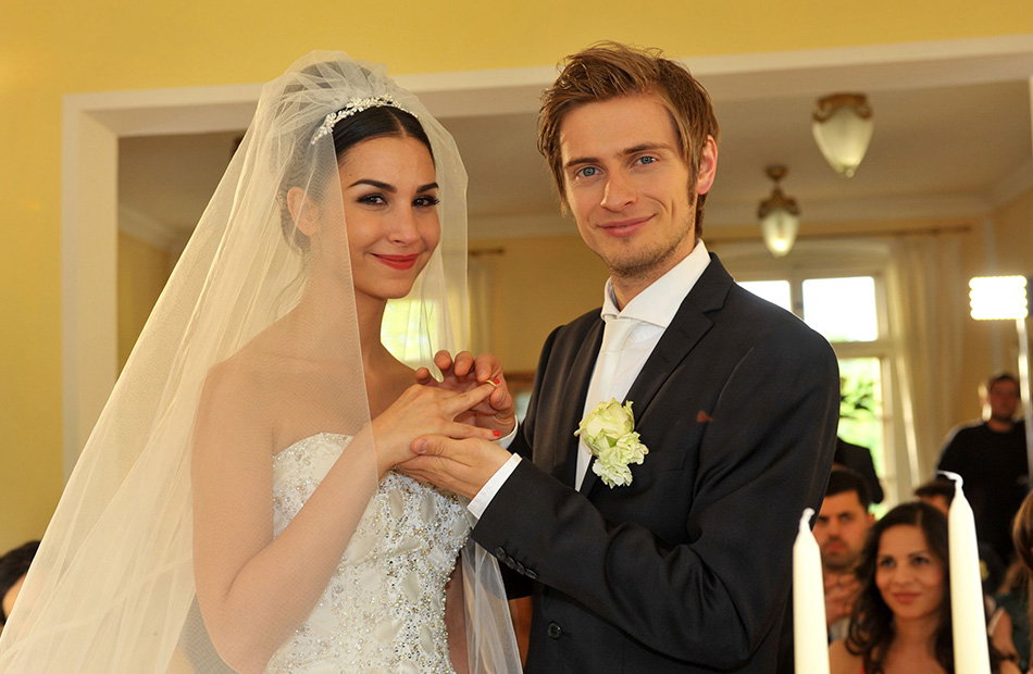 Sila Sahin und Jörn Schlönvoigt bei ihrer GZSZ-Hochzeit