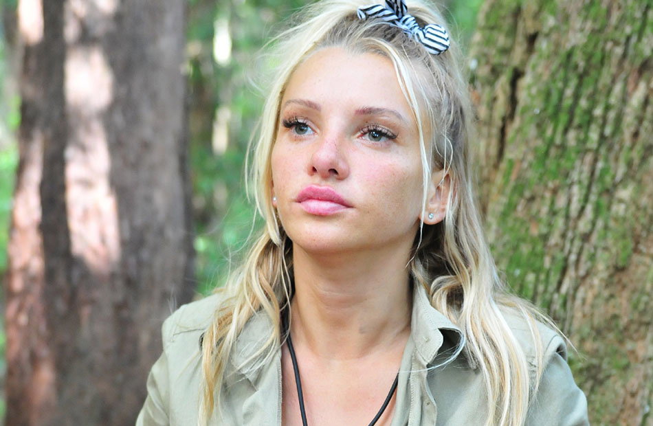 Evelyn Burdecki sieht traurig aus im Dschungelcamp