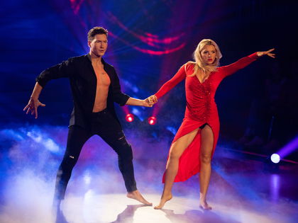 Evelyn Burdecki: Enthüllung über "Let's Dance"-Star Evgeny Vinokurov – "Habe ihn aus Versehen geküsst"