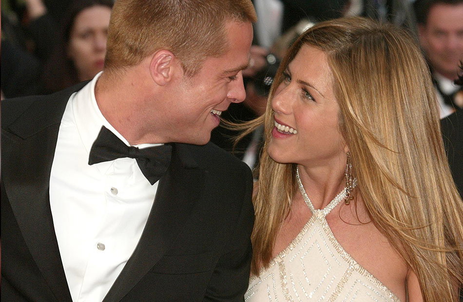 Brad Pitt und Jennifer Aniston lachen sich an