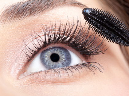 Mascara für empfindliche Augen: DAS ist die beste Wimperntusche