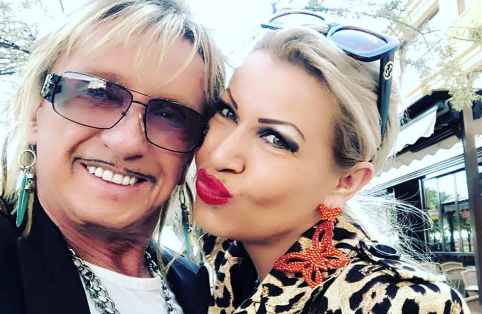 Bert Wollersheim und Ginger Costello machen ein Selfie