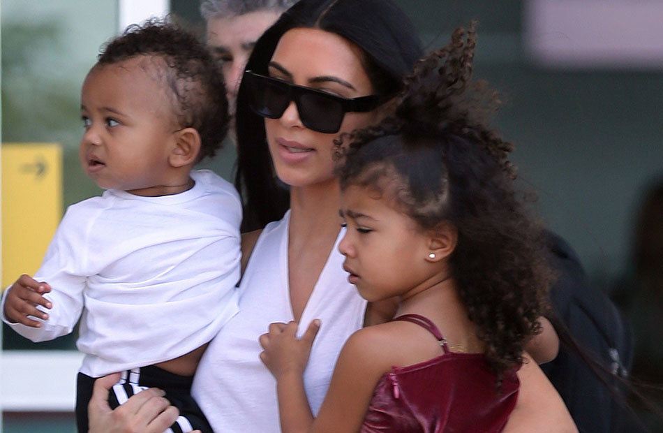 kim Kardashian mit Saint und north west