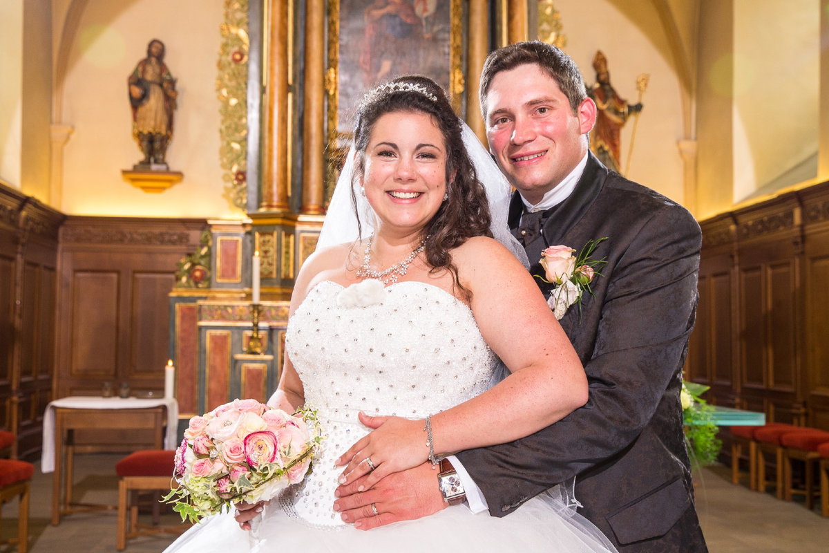 Das "Bauer sucht Frau"-Paar Guy und Victoria bei ihrer Hochzeit