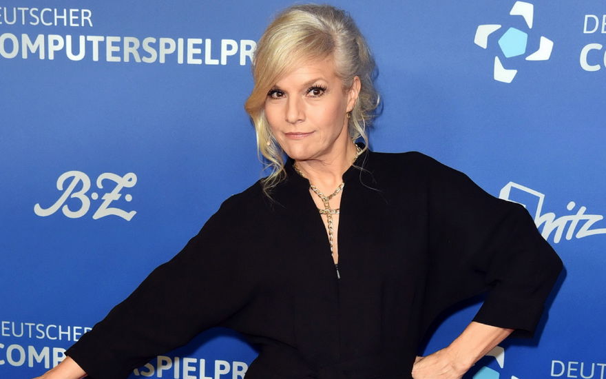 Ina Müller posiert für Fotografen