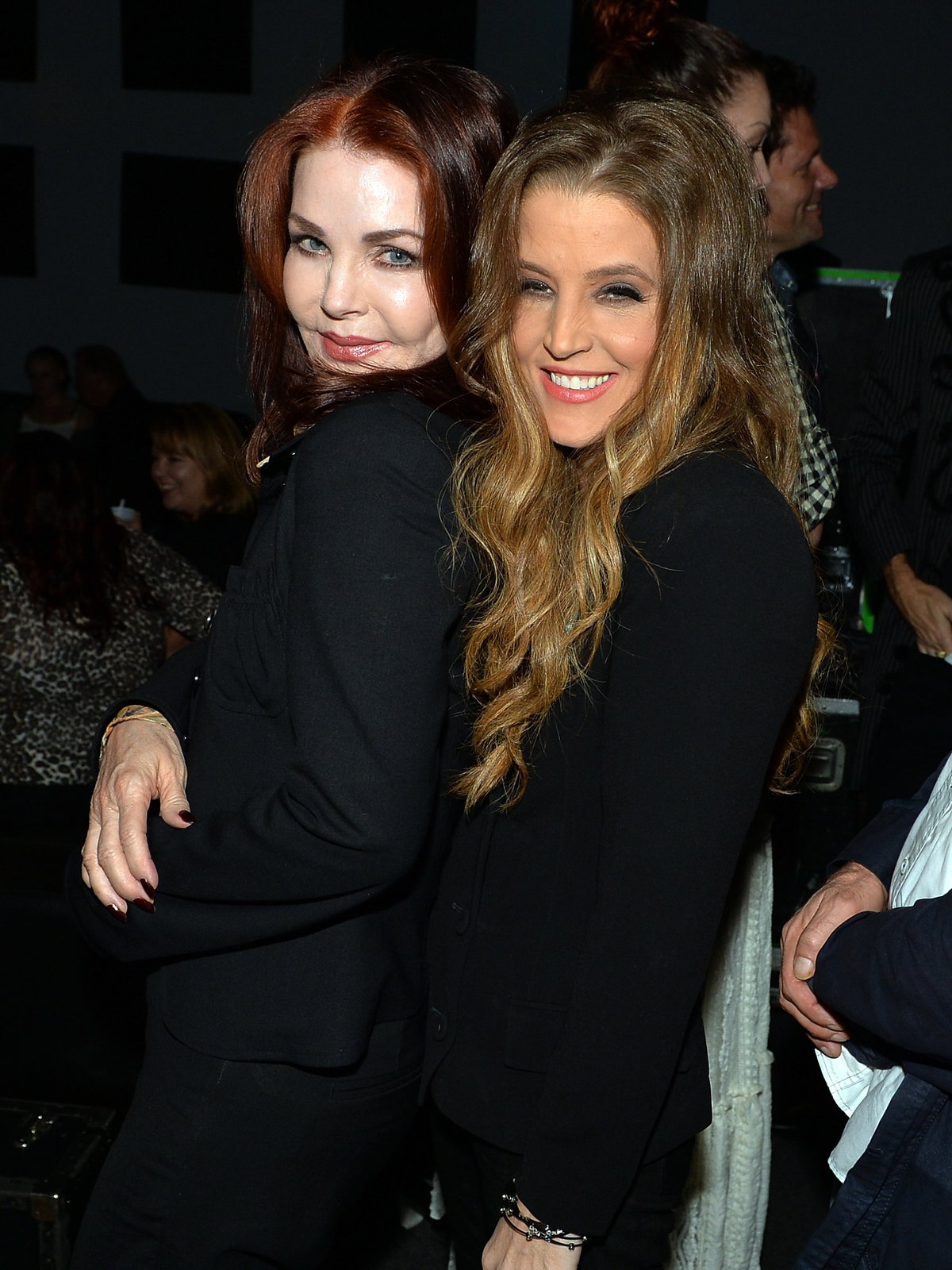 Priscilla und Lisa Marie Presley lachen