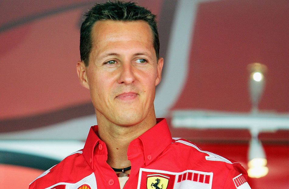 Michael Schumacher schaut zur Seite
